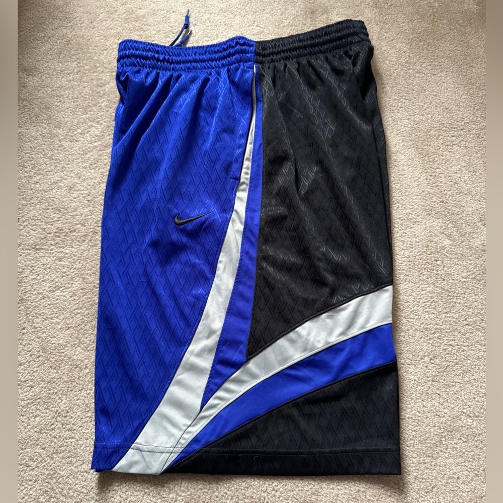 Nike Basketball Shorts (L)